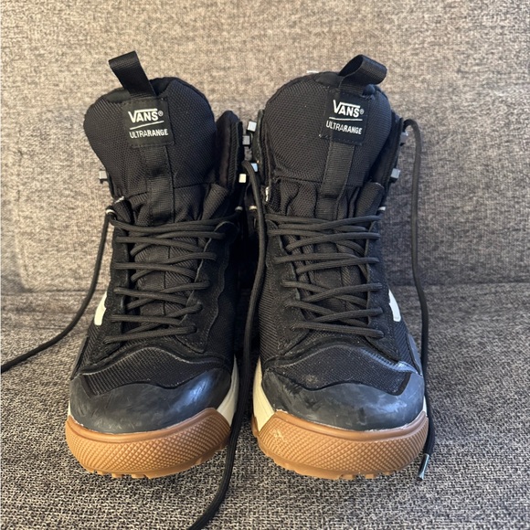 Vans Black MTE Men's Boots - Picture 2 of 5